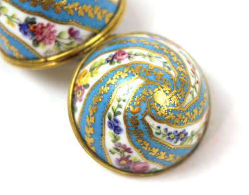 A Fine Sevres Porcelain Egg Snuff Box