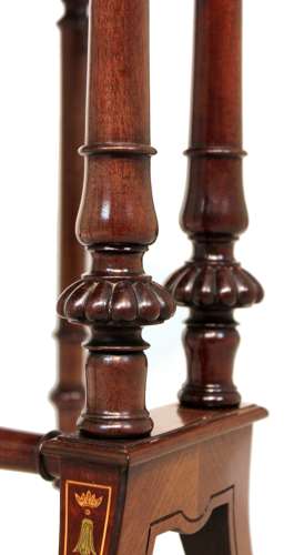 A Lovely Victorian Mahogany Plum Pudding Baby Sutherland Table