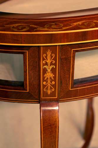 A Fine Quality Late Victorian Oval Bijouterie Table