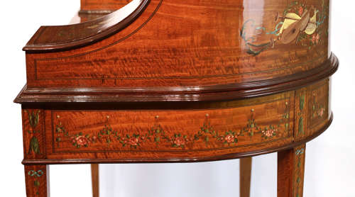 An Fine Late Victorian Mahogany Inlaid Carleton House Style Des