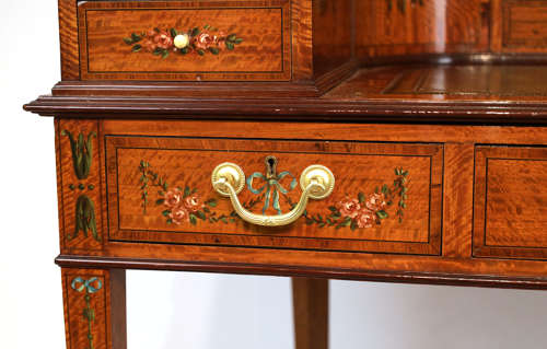 An Fine Late Victorian Mahogany Inlaid Carleton House Style Des