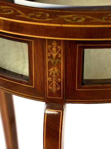 A Fine Quality Late Victorian Oval Bijouterie Table
