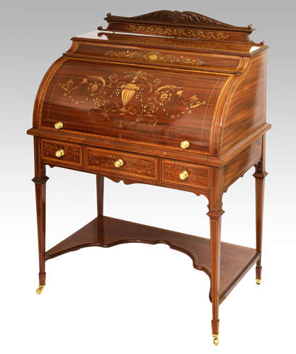 A Beautiful Late Victorian Mahogany Cylinder Desk.