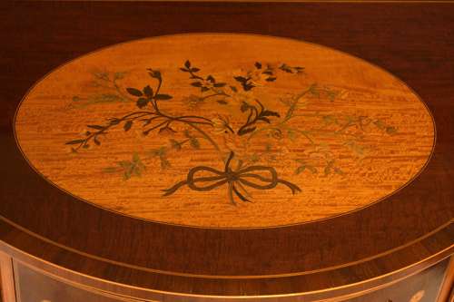 A Quality Victorian Mahogany Inlaid Serpentine Commode by E&R