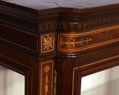 A Fine Late 19th Century Inlaid Mahogany Edwards & Roberts Display Cab