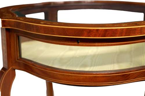 A Fine Quality Late Victorian Bijouterie Table