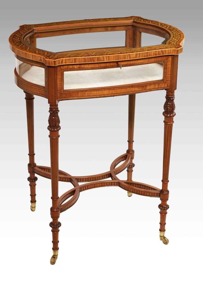 Attributed to Maple & Co A Fine Quality Victorian Bijouterie Table