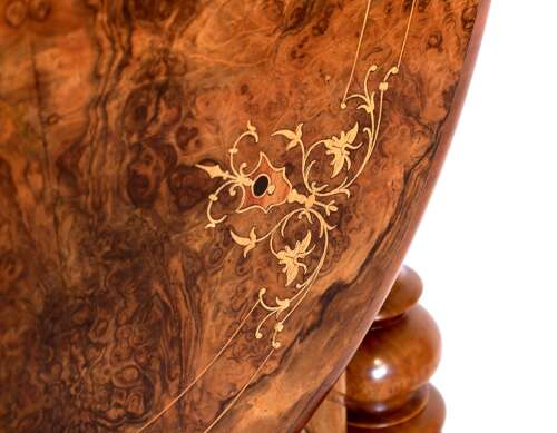 An Fine Victorian Burr Walnut Cabriole Leg Baby Sutherland Table