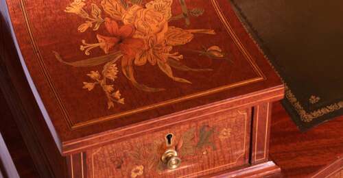 An Fine Late Victorian Mahogany Inlaid Carleton House Style Desk